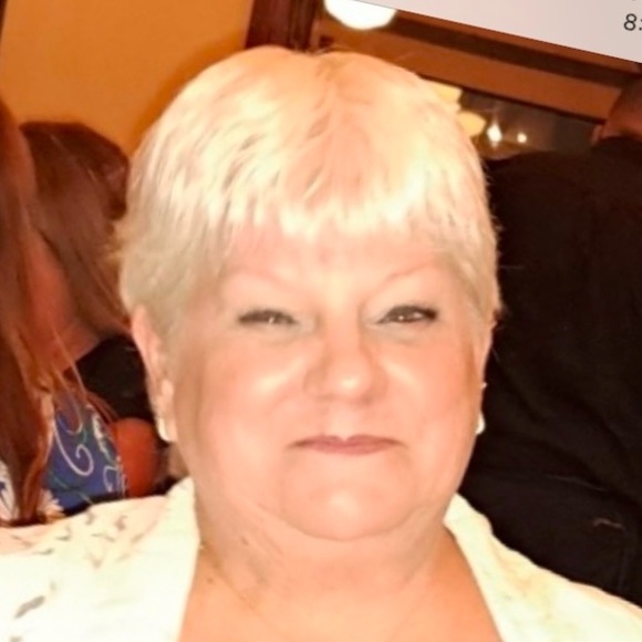 Meet your Posher, Renee - Picture 2 of 2